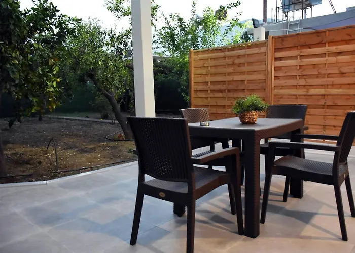 Manolis Cozy * 干尼亞