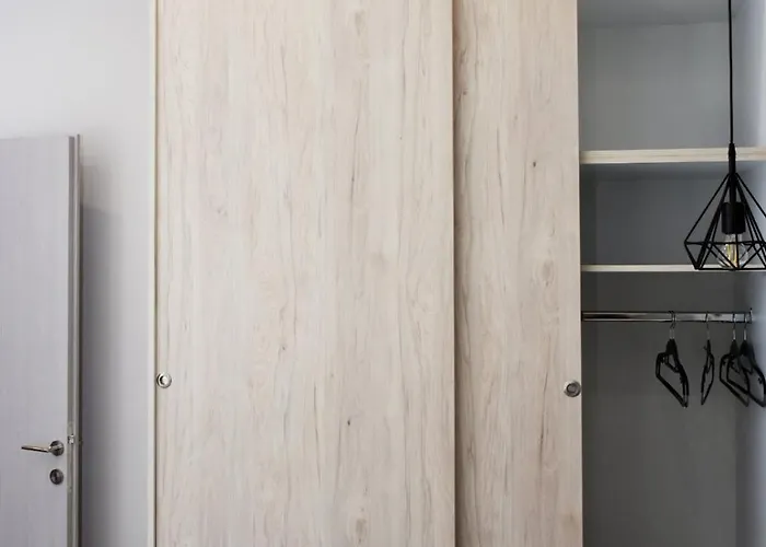 Manolis Cozy * La Canea